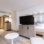 Radisson Blu Hotel, Center Hotel