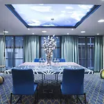 Radisson Blu Hotel, Center Hotel