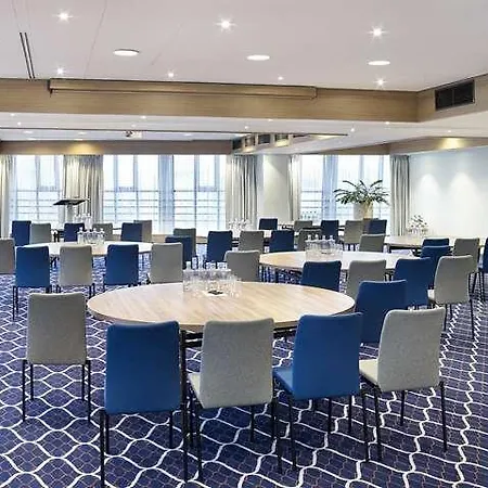 Radisson Blu Hotel, Center Ξενοδοχείο 4*