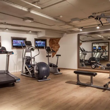 Radisson Blu Hotel, Center Ξενοδοχείο 4*