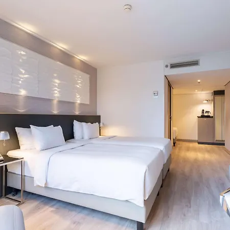 Radisson Blu Hotel, Center 4*