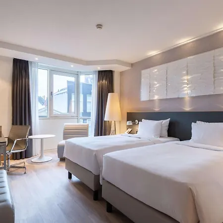 Radisson Blu Hotel, Center