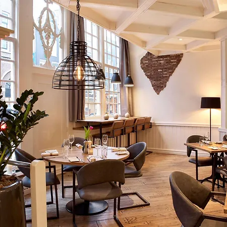 Radisson Blu Hotel, Center