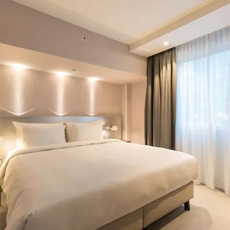Radisson Blu Hotel, Center Szálloda 4*