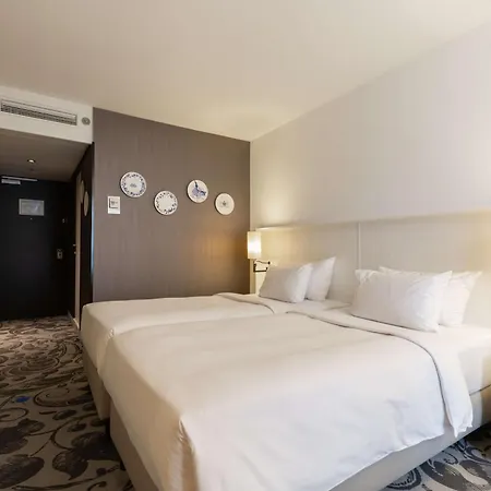 Szálloda Radisson Blu Hotel, Center 4*
