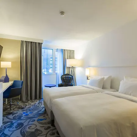 Szálloda Radisson Blu Hotel, Center 4*