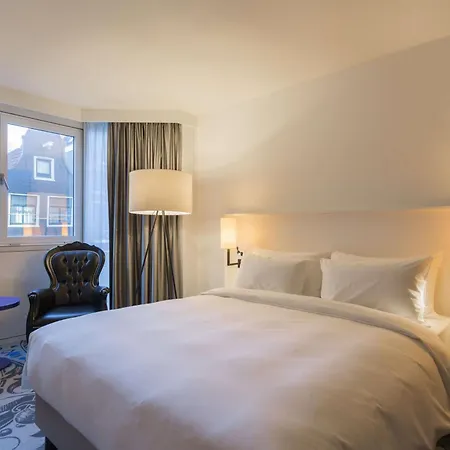 Radisson Blu Hotel, Center