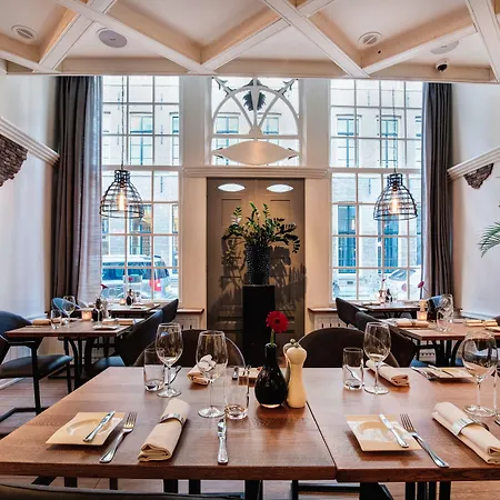 Radisson Blu Hotel, Center