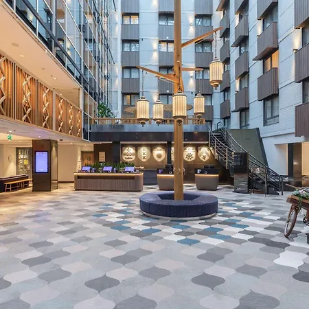 Radisson Blu Hotel, Center