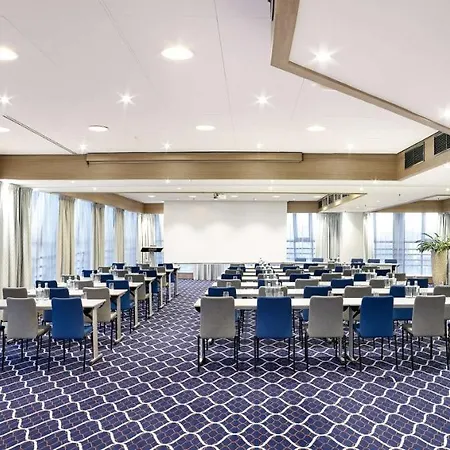 Radisson Blu Hotel, Center Szálloda