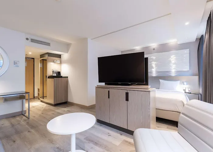 Radisson Blu Hotel, Center Hotel