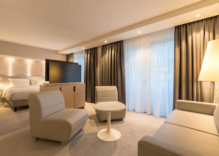 Radisson Blu Hotel, Center 4*