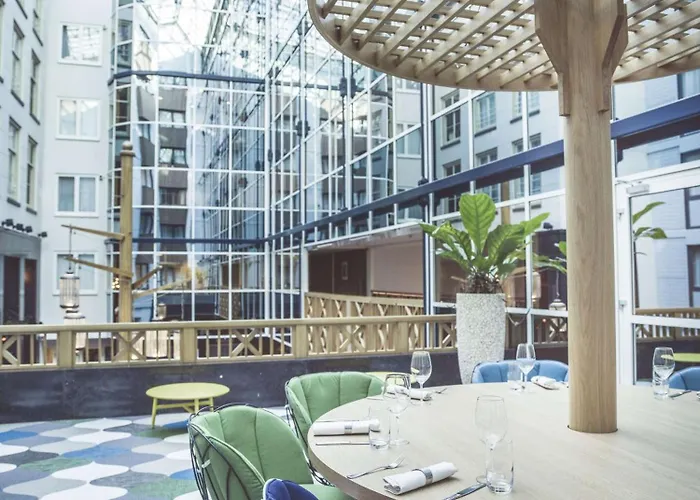 Radisson Blu Hotel, Center