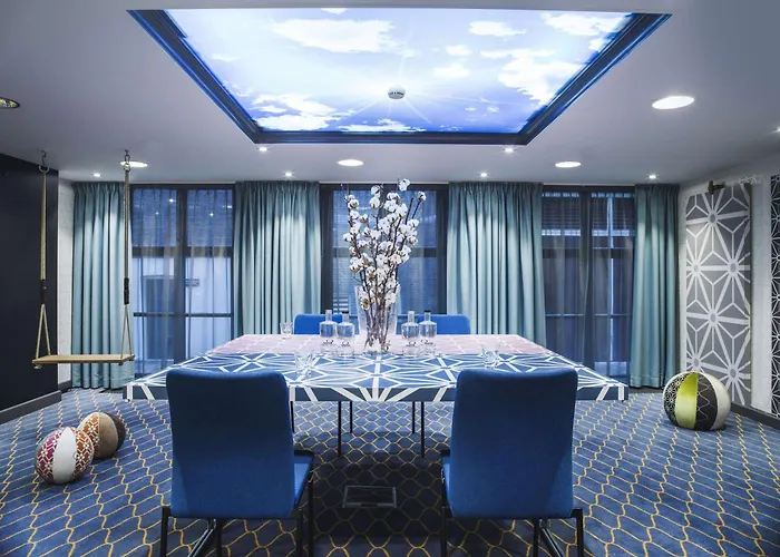 Radisson Blu Hotel, Center Hotel