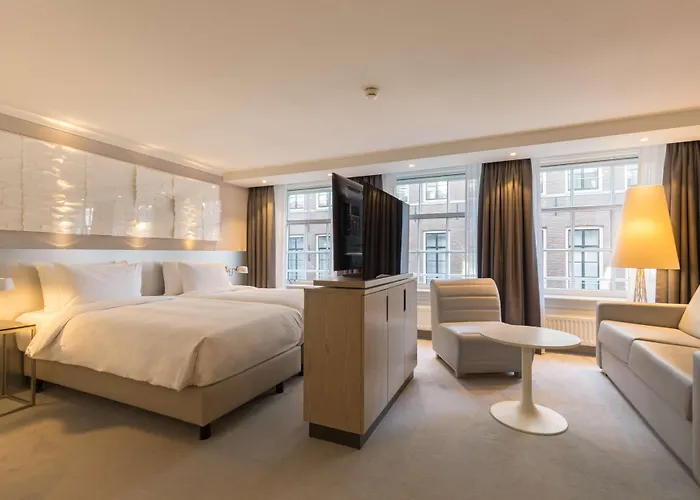 Radisson Blu Hotel, Center 4*