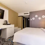 Radisson Blu Hotel, Center Hotell 4*