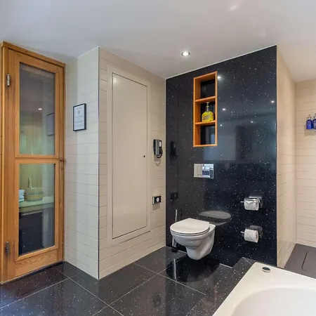 Hotell Radisson Blu Hotel, Center 4*