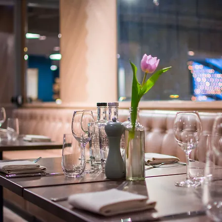 Radisson Blu Hotel, Center Hotell 4*