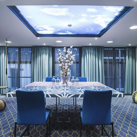 Radisson Blu Hotel, Center Hotell