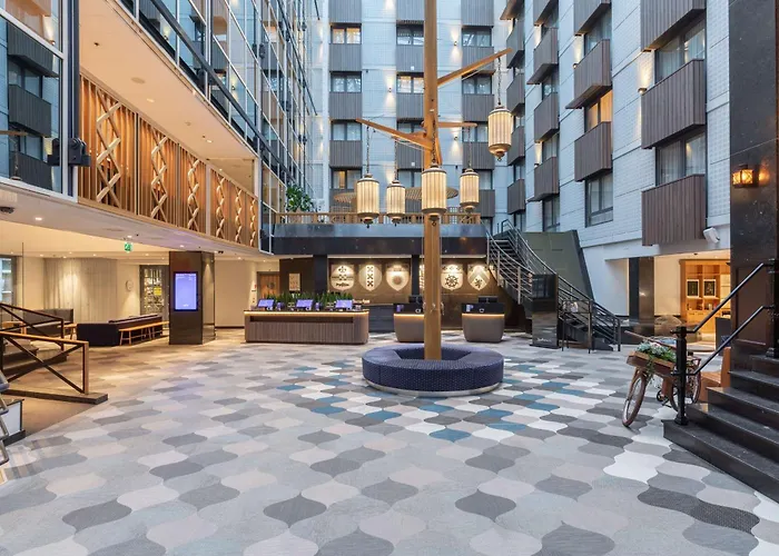 Radisson Blu Hotel, Center